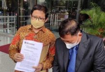 Ikut Tandatangani Petisi Dukung Ubedilah Badrun di change.org Ubedilah Badrun saat melapor 2 Putra Presiden Joko Widodo di Komisi Pemberantasan Korupsi