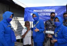 Ketua Korcab XI Daerah Jalasenastri Armada III Kunjungi Putra Bangsa Ketua Korcab XI Daerah Jalasenastri Armada III Ny. Dewi Edy Prakoso beserta pengurus kunjungi anak-anak Putra Bangsa Merauke, di Rumah Tinggal Sementara (RTS) Suku Asmat Jl. Noari Karang Indah Kabupaten Merauke, Jumat pagi (28/01/2022).