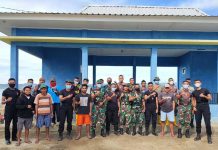 Satgas Kodim Maluku Utara Yonif RK 732/Banau Gelar Karya Bakti Bersama Masyarakat Pos Ramil Koki SSK I Weda Satgas Kodim Maluku Utara Yonif. Raider Khusus 732/Banau serta personel Brimob gelar karya bakti pembersihan lingkungan di seputaran pelabuhan Desa Woe Bulen Kecamatan Weda Tengah Kabupaten Halmahera Tengah. Sabtu, (29/1)