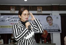 Legislator Golkar Debbie Rusdin Sosialisasi Kebangsaan “Kesehatan” Bersama Masyarakat Mamajang Anggota DPRD Sulawesi Selatan dari Fraksi Golkar, Debbie Purnama Rusdin menyapa warga Kecamatan Mamajang kota Makassar. Minggu, (30/1)