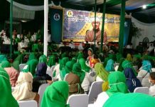 Anies Baswedan Banjir Dukungan Capres di Sekertariat DPW PPP Jakarta Suasana Istigasah dan doa bersama untuk almarhum Abraham Lunggana atau Haji Lulung di kantor DPW PPP dihadiri Gubernur DKI Jakarta Anies Baswedan. (Properti twitter)