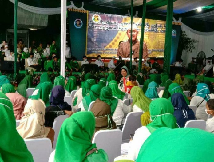 Suasana Istigasah dan doa bersama untuk almarhum Abraham Lunggana atau Haji Lulung di kantor DPW PPP dihadiri Gubernur DKI Jakarta Anies Baswedan. (Properti twitter)