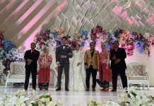Politisi Partai Golkar Makassar, Karaeng Sewang Nikahkan Putranya di Hadiri Judika Anwar Haris Karaeng Sewang Muhammad Saputra Wongso dengan Irma Rachmadani Nurhidayat putri dari H.Umar Hidayat Dg.Rate, Resepsi pernikahan berlangsung di UpperHills Covention Center Metro Tanjung Bunga, Mariso, Kota Makassar. Minggu, 30 Januari 2022.
