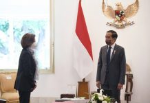 Bertemu Florence Parly, Presiden Jokowi Meminta Dukungan Prancis Terhadap Presidensi G20 Indonesia Presiden Jokowi menerima kunjungan Menteri Angkatan Bersenjata Republik Prancis, Florence Parly, di Istana Merdeka, Jakarta, Kamis (10/02/2022). (Foto: BPMI Setpres/Lukas)