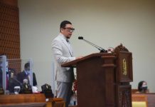 Paripurna DPR Setujui Komisioner KPU Bawaslu Periode 2022-2027 Ketua Komisi II DPR RI Ahmad Doli Kurnia Tandjung menyampaikan laporan Komisi II DPR RI telah melaksanakan seluruh tahapan seleksi calon anggota KPU RI dan calon anggota Bawaslu RI masa jabatan 2020-2027 di Gedung DPR RI, Senayan, Jakarta, Jumat (18/2/2022). Foto: Jaka/Man