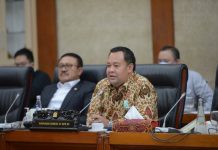 Rajawali Nusantara Indonesia Diharapkan Aktif Wujudkan Kedaulatan Pangan Wakil Ketua Komisi VI Mohamad Hekal dalam rapat dengar pendapat dengan Direktur Utama PT Rajawali Nusantara Indonesia (Persero) di Gedung Nusantara I, Senayan, Jakarta, Kamis (17/2/2022). Foto: Andri.