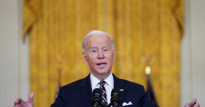 Presiden AS Joe Biden menyampaikan pernyataan tentang invasi militer Rusia yang “tidak beralasan dan tidak dapat dibenarkan” ke negara tetangga Ukraina di Ruang Timur Gedung Putih pada 24 Februari 2022 di Washington, DC.