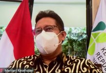 Pemerintah Pantau Konsistensi Tren Penurunan Kasus COVID-19, Menkes: Sudah 344 Juta Suntik Dosis Vaksin COVID-19 Menkes Budi Gunadi Sadikin memberikan keterangan pers usai Ratas Evaluasi PPKM melalui konferensi video, Minggu (27/02/2022). (Foto: Humas Setkab/Jay)