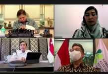 Akselerasi Vaksinasi, Pemerintah Tetapkan Capaian Dosis Kedua Jadi Indikator Level PPKM Menko Marves Luhut B. Pandjaitan, Menko Ekon Airlangga Hartarto, dan Menkes Budi Gunadi Sadikin memberikan keterangan pers usai Ratas Evaluasi PPKM melalui konferensi video, Minggu (27/02/2022). (Foto: Humas Setkab/Jay)