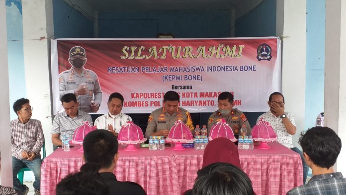 Kapolrestabes Makassar Kombes Pol Budhi Haryanto, S.IK,MH bersama jajaran bersilaturrahmi bersama Keluarga besar Kepmi Bone di Asrama II Kepmi Bone Jl.Kalumpang No.21 Makassar, Rabu (2/2/2022).