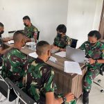 Komando Armada III Gencarkan Vaksinasi Booster Secara Berlanjut Prajurit/ABK KRI Teluk Wondama 527 di Ruang Kesehatan KRI Teluk Wondama 527 dan Prajurit Koarmada III serta Prajurit jajaran Pasmar 3 di Balai Kesehatan Dr.dr Tarmizi Taher Mako Koarmada III saat menerima vaksinasi Booster Rabu (09/02/22).