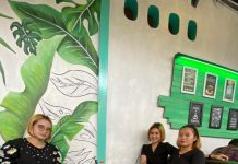 Dua Gadis Cantik Bulukumba Segera Launching Hand Body Pemutih Pinisi Elisa dan Anthy akan launching prodak body pemutih (HB) pinisi di akhir Maret 2022.