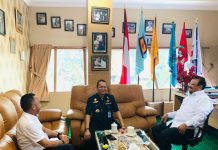 Berguru Lewat Buku Prof Jasruddin dan Dr.Andi Amrin Petta Rani Direktur Politeknik Maritim AMI Makassar(Polimarim) Dr.Andi Amrin Petta Rani, S.E.M.M. Bersama Prof.Dr.Ir.H.Jasruddin Daud Malago, M.Si. Guru Besar Ilmu Fisika UNM, mengundang Tokoh Literasi Nasional Bachtiar Adnan Kusuma, sekaitan Penulisan dan perampungan Buku Roman Biografi Dr.Andi Amrin Petta Rani, sebelumnya Prof.Jasruddin baru saja merilis bukunya Menaklukkan Nasib, cetakan keempat, 2022.