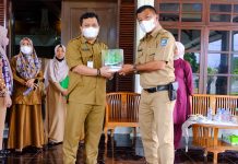 Bupati Bulukumba Terima Kunker Plt Dinas Tanaman Pangan Provinsi Sulsel Bupati Muchtar Ali Yusuf saat bersama Pelaksana Tugas (Plt) Kepala Dinas Ketahanan Pangan Provinsi Sulawesi Selatan, Kemal Redindo Syahrul Putra bersama jajarannya berkunjung di Kabupaten Bulukumba. Selasa, (15/2)