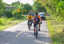 Usai Musrenbang di Bontobahari, Andi Utta Gowes Sepeda ke Bira Bupati Bulukumba Andi Muchtar Ali Yusuf langsung mengayuh sepeda usai menghadiri Musrenbang di Kantor Camat Bontobahari, Tanah Beru, Kamis 17 Februari 2022.