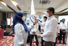 Risma Niswaty Resmi Dilantik Sebagai Ketua ASPAPI Sulsel Asosiasi Sarjana dan Praktisi Administrasi Perkantoran Indonesia (ASPAPI) Wilayah Sulawesi Selatan menggelar Pelantikan di Hotel Remcy, Minggu, 19 Februari 2022.