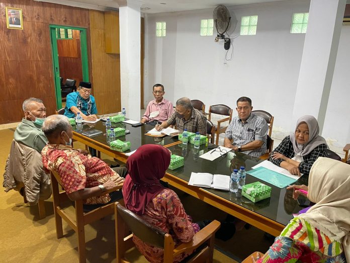 AM Sukri Sappewali Manggabarani, memimpin rapat pembentukan struktural kepengurusan baru Persatuan Purnawirawan Angkatan Bersenjata Republik Indonesia (PEPABRI) Sulselbar, Selasa 22/02/2022, di Kota Makassar.