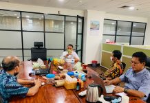 BAK: Peran dan Optimalisasi Gerakan Literasi dan Numerasi Tak Bisa Berhenti Ketua TPLD Kabupaten Maros, Bachtiar Adnan Kusuma diterima Sekretaris Satgas Literasi Kementerian Pendidikan dan Kebudayaan, Riset dan Teknologi, Billyantoro, baru baru di Gedung E Lt 24 Senayan, Jakarta