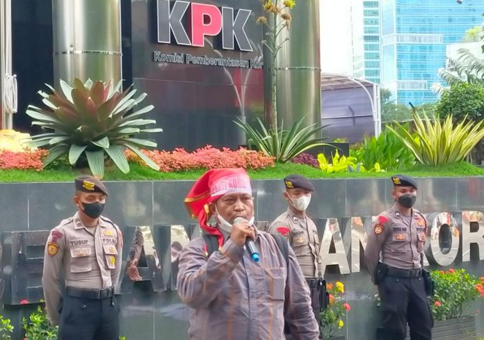 Ahmad Mabbarani (Ketua Forum Aliansi Kontra Korupsi)