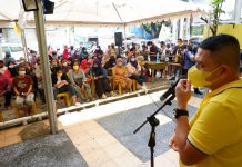 Teras Kuning, Ketua DPD II Golkar Makassar Launching Pasar Murah Ketua DPD II Partai Golkar Kota Makassar saat me-launching Pasar Murah di Sekertariat Golkar Makassar