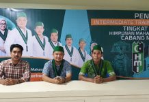 LK-II HMI Cabang Makassar Resmi Ditutup, Ini Harapan Arsyi Jailolo Dari kiri Ketua Panitia LK-II HMI, Tengah Ketua HMI Cabang Makassar, Muhammad Arsyi Jailolo dan Paling kanan Wakil Sekertaris Umum HMI Cabang Makassar.