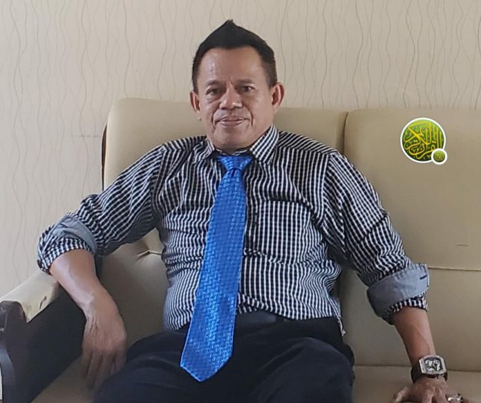 H. Aldin Bulen,SH Direktur pada kantor Advokat Din end Partners saat akan mengikuti Sidang di PN Sengkang