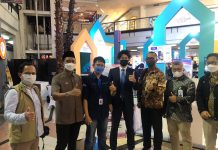 Perumahaan Standard Teknologi Jepang Ikuti Pameran EXPO di Mall Ratu Indah Makassar Fumia Yoshikawa Selaku General Manajer dan Adrianus Bannepadang manager pemasaran, Perumahan sakura village ikuti pameran Expo Yang diselengrakan DPD REI Sulsel bekerja sama dengan Bank Syariah Indonesia di Mall Ratu Indah , Kamis (10/03/2022).