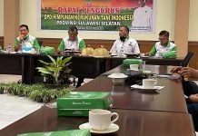 HKTI Sulsel: Kembalikan Kejayaan Kelapa Sebagai Bahan Baku Minyak Goreng Pelaksanaan rapat pengurus DPD HKTI Sulsel yang digelar di kantor Dinas Ketahanan Pangan Provinsi Sulsel Kamis 10 Maret 2022.