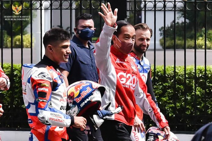 Presiden Jokowi bersama para pembalap MotoGP (Foto: Humas Setkab/Agung)