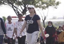 Sambut HUT PPNI Ke-48, Manajemen RS Sayang Rakyat Gelar Jalan Santai Salah satu peserta jalan santai dalam rangka peringatan HUT PPNI Ke-48 dengan tema perawat bersama rakyat menuju bangsa sehat, bebas covid-19 dengan kegiatan Jalan Santai dan Senam Sehat yang dihadiri masyarakat sekitar. Jumat, (18/03/2021)