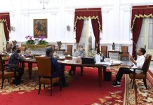 Otorita IKN Akan Menjadi Institusi yang Lincah dan Memiliki Tata Kelola yang Baik Kepala Otorita dan Wakil Kepala Otorita IKN bertemu dengan Presiden Jokowi, Jumat (18/03/2022), di Istana Merdeka, Jakarta. (Foto: BPMI Setpres/Kris)