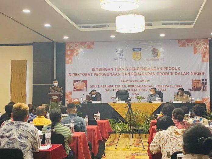 Stafsus Presiden Billy Mambrasar pada kegiatan “Peningkatan Kewirausahaan dan Sosialisasi Kecintaan Produk Dalam Negeri” Kemendag, Selasa (15/03/2022). (Foto: Instagram Billy Mambrasar)