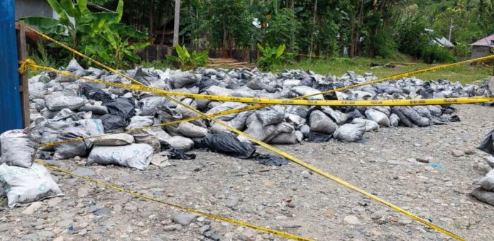 FOTO: Hasil tambang yang diberi garis polisi di Desa Bongoime, Kabupaten Bone Bolango, Provinsi Gorontalo (ist)