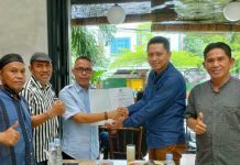 Sekjend DPP LPM RI Serahkan SK, BAK: Segera Bentuk LPM di 24 Kabupaten Kota Sulsel Ketua Harian DPD LPM Provinsi Sulsel, Bachtiar Adnan Kusuma, menerima SK DPD LPM Provinsi Sulsel dari Sekjend DPP LPM RI, Mukhradis Hadi KJ, Selasa 22 Maret 2022 di Restauran CLB Mappaoddang Makassar