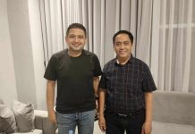 Bakal Bergabung, Ketua DPD II Golkar Makassar Temui ARB FOTO: Ketua DPD II partai golkar makassar H. Munafri Arifuddin atau Appi dan Abdu Rahman Bandu (ARB) saat bertemu di di caffe meeloo Samata, Gowa. Selasa, (22/3) malam.