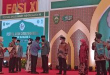 Muzayyin Arif Dinobatkan Sebagai Tokoh Peduli Pendidikan Alquran Nasional 2022 FOTO: Wakil Ketua DPRD Sulsel, Muzayyin Arif mendapat penghargaan prestisus. Ia dinobatkan sebagai tokoh peduli pendidikan Alquran tingkat nasional tahun 2022.