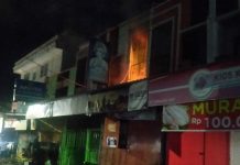 Satu Unit Ruko Terbakar di BTN Minasa Upa Makassar 1 unit Ruko yang berada tepat samping RS Bahagia BTN Minasa Upa mengalami kebakar. Minggu, (27/3)