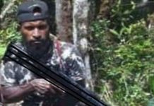 Toni Tabuni Tewas, KKB Pelaku Penembakan Kabinda Papua Anggota KKB bernama Toni Tabuni (24, dan Kais Tabuni (25) dilumpuhkan dalam sebuah operasi penangkapan di Kelurahan Siriwini pada Selasa (29/3/2022). Toni Tabuni tewas usai melakukan perlawanan.