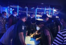Tindaklanjut Edaran Wali Kota Makassar, Tim Dispar Datangi THM Ingatkan Patuh Selama Ramadan FOTO: Tim Dinas Pariwisata Makassar, dibantu Satpol PP mendatangi pengusaha industri Tempat Hiburan malam (THM) di beberapa lokasi. Kamis, (31/3) malam.