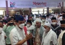 Dihadapan LBP, Mulyadi Jayabaya Minta Kiyai Doakan Jokowi 3 Periode FOTO: Kunjungan Menko Marvest Luhut Binsar Pandjaitan ke Lebak. (Foto: yusuf)