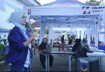 Sambut Ramadan, NasDem Makassar Fasilitasi Pelaku UMKM Jual Takjil Ketua DPD Partai NasDem Makassar, Andi Rachmatika Dewi atau Cicu saat membuka kegiatan pasar ramadan dipelataran Sekertariat Nasdem kota Makassar. Sabtu, (2/4)