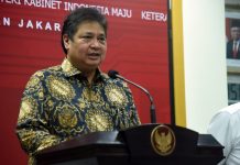 Airlangga Sampaikan Realisasi Program PEN Hingga April 2022 Capai Rp29,3 Triliun FOTO: Menko Ekon Airlangga Hartarto memberikan keterangan pers usai Ratas PPKM di Istana Merdeka, Jakarta, Senin (04/04/2022). (Foto: Humas Setkab/Rahmat)