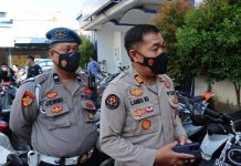 Operasi Balap Liar Bulan Ramadhan 2022, Polrestabes Makassar Amankan Ratusan Sepeda Motor FOTO: Kasi Humas Polrestabes Makassar AKP Lando, memberi keterangan pers usai menggelar Operasi balap liar selama tiga hari bulan ramdhan 2022. Selasa (05/04/2022).