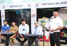 Buka Bulukumba Ramadan Fest, Andi Utta Apresiasi Event TDA FOTO: Bupati Bulukumba, Muchtar Ali Yusuf membuka Bulukumba Ramadhan Fest yang diselenggarakan Komunitas Tangan di Atas (TDA) Bulukumba di pelataran halaman Masjid Agung, Jl. Manggis, Kelurahan Loka yang berlangsung Senin, 4 April 2022.