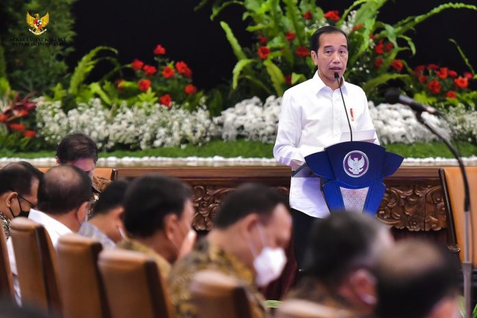 FOTO: Presiden Jokowi memimpin Sidang Kabinet Paripurna, di Istana Negara, Jakarta, Selasa (05/04/2022). (Foto: Humas Setkab/Agung)