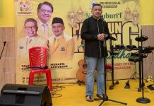 AMPG Makassar Gelar Panggung Kuning, Appi: ini Ruang Kreativitas Anak Milenial FOTO: Munafri Arifuddin saat membuka kegiatan Panggung Kuning DPD Golkar Makassar Jl. Lasinrang, Mangkura, Makassar. Sabtu, (9/4)