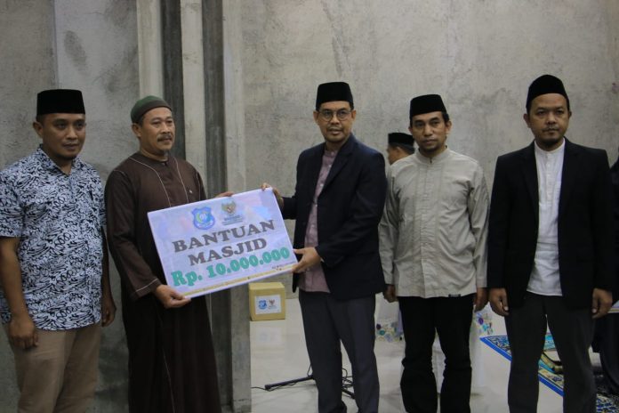 FOTO: Wakil Bupati Andi Edy Manaf melanjutkan Safari Ramadan di Kelurahan Borongrappoa, Kecamatan Kindang, Sabtu 9 Maret 2022.