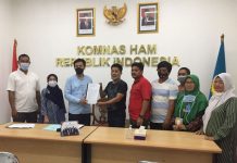 Petani Enrekang Mengadu ke Komnas HAM FOTO: Korban penggusuran pembukaan lahan sawit oleh PTPN XIV mengadu ke Komisi Nasional Hak Asasi Manusia (Komnas HAM) diterima langsung Wakil Ketua Internal Komnas HAM RI, Munafrizal Manan, Jumat (8/4/2022).