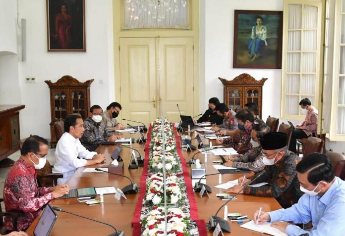 FOTO: Presiden Joko Widodo menggelar Rapat Persiapan Pemilu dan Pilkada Serentak Tahun 2024, di Istana Kepresidenan Bogor, Provinsi Jawa Barat,. Minggu, 10 April 2022