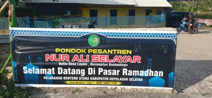 FOTO: Pasar Ramadhan Gratis Dihadirkan Pengasuh Pondok Pesantren Nur Ali Selayar untuk PKL dan Pedagang Takjil